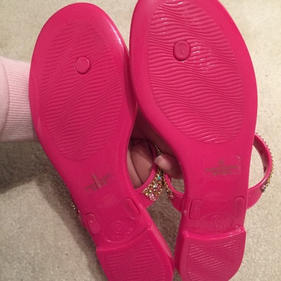 Barbie Pink Gem Sandals Shoes Thongs Bright Pink in size 8 Vacation & Beach - Picture 5 of 6